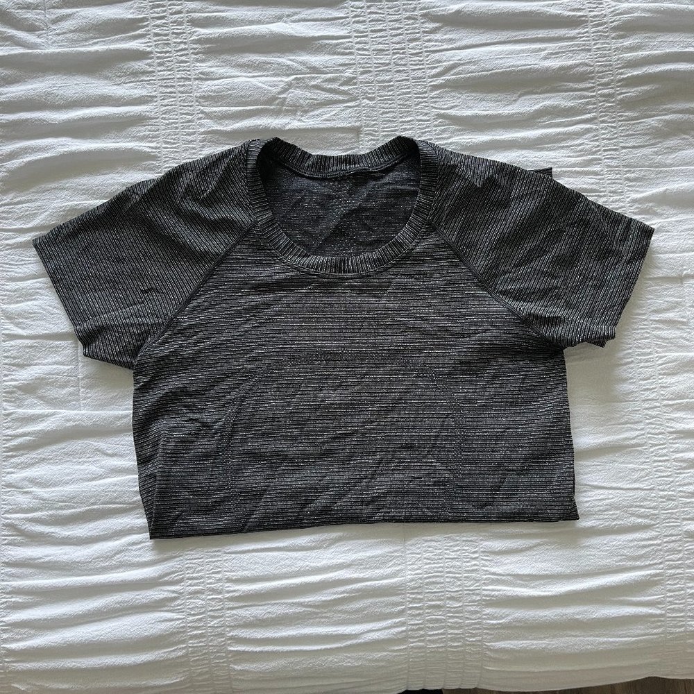 lululemon athletica Gray Short Sleeve Tee